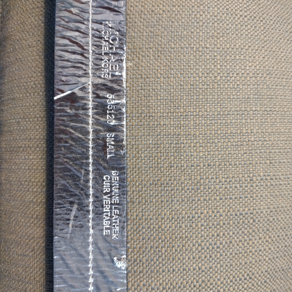 Michael Kors leather belt - Picture 5 of 5